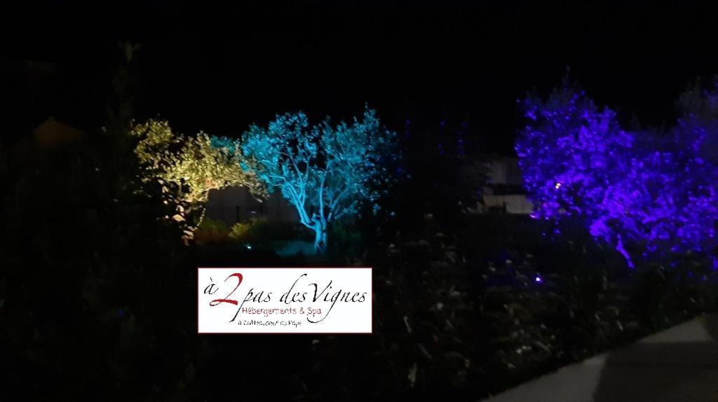 A 2 Pas Des Vignes, Hebergements Et Spa, Maison Numero 6, A Chateauneuf Du Pape Exterior foto
