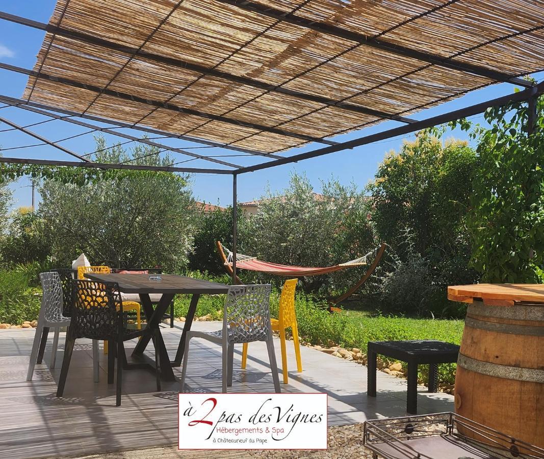 A 2 Pas Des Vignes, Hebergements Et Spa, Maison Numero 6, A Chateauneuf Du Pape Exterior foto